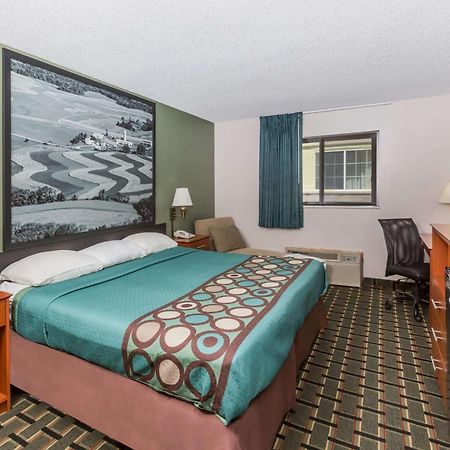 Super 8 By Wyndham Osceola Ia Motel Екстериор снимка