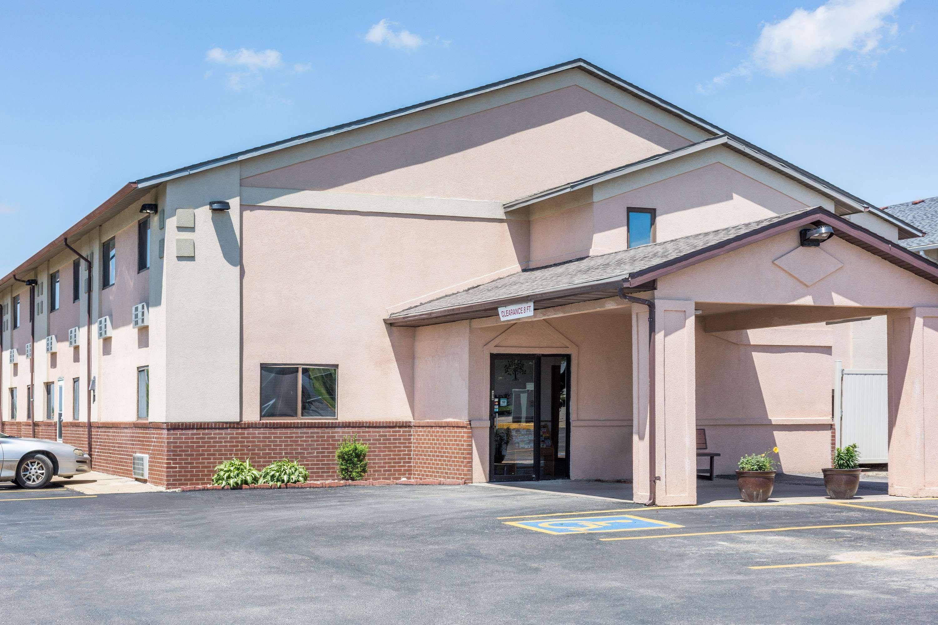 Super 8 By Wyndham Osceola Ia Motel Екстериор снимка