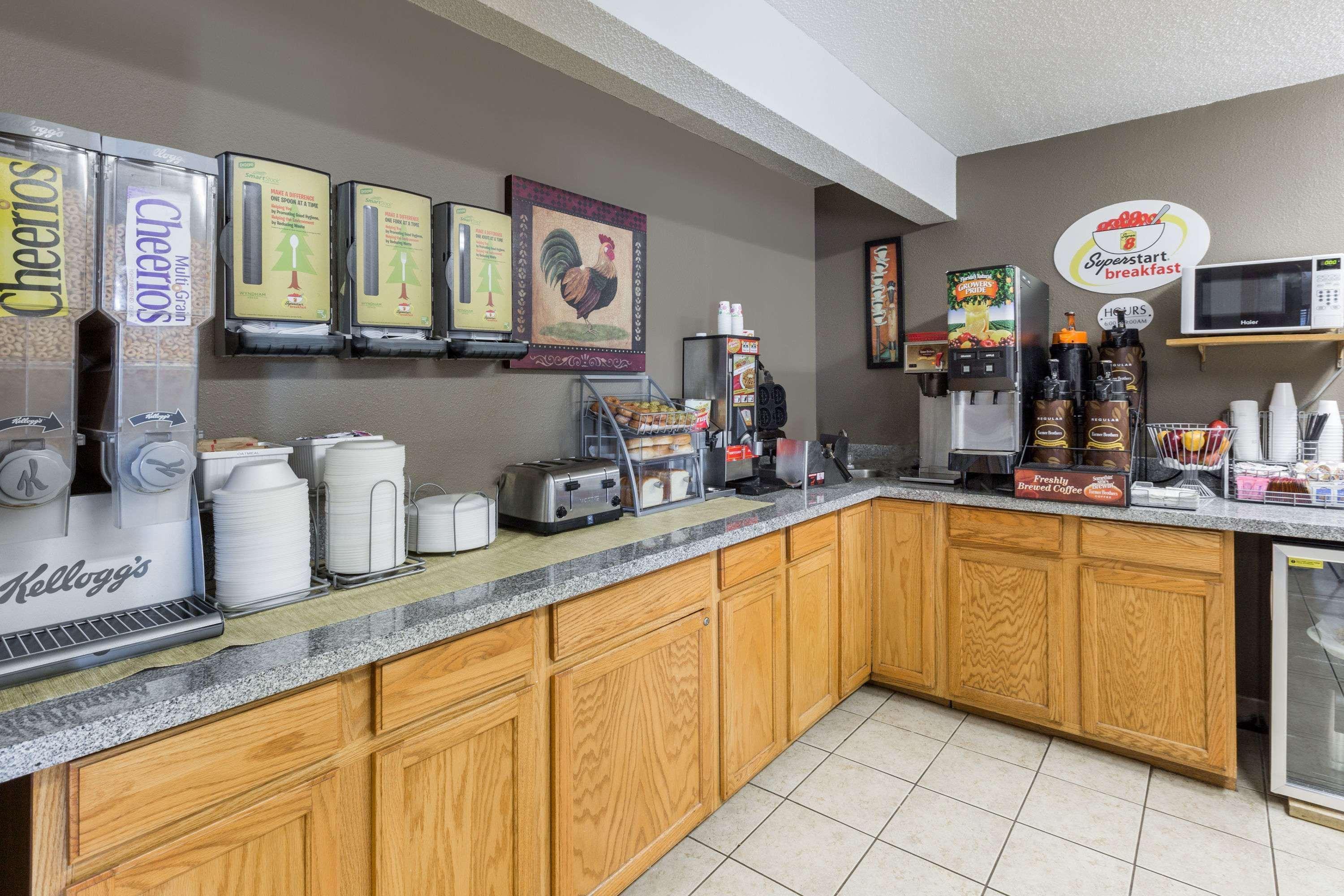 Super 8 By Wyndham Osceola Ia Motel Екстериор снимка
